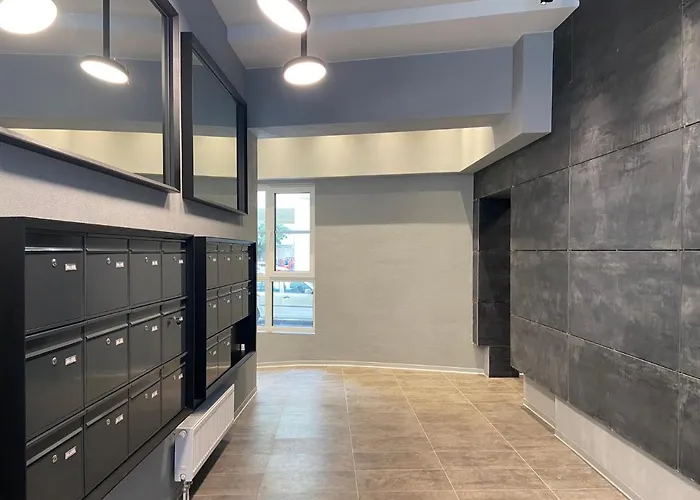 Pearl - New And Cosy Close To Center *