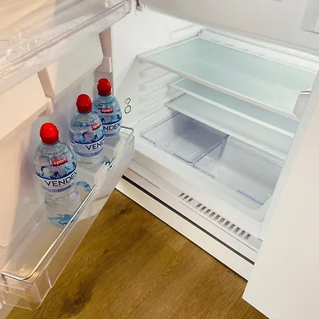 Pearl - New And Cosy Close To Center *